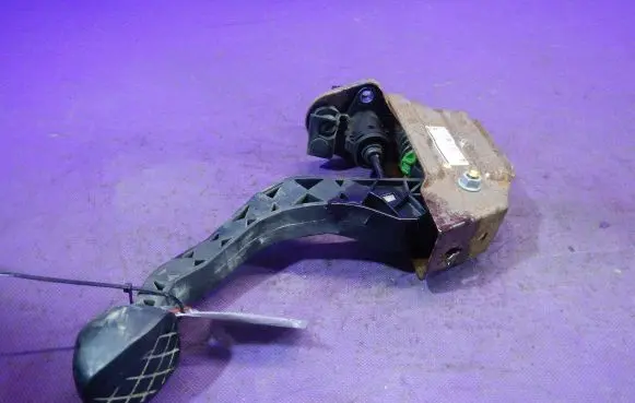 Clutch pedal