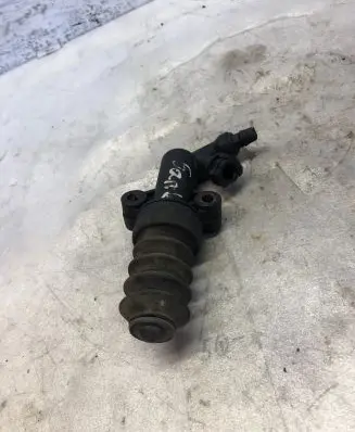 Mazda 323 Clutch slave cylinder 