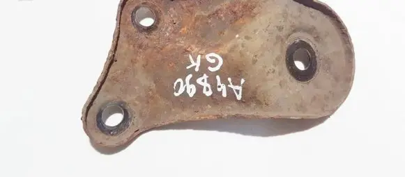 Toyota Avensis T250 Engine mounting bracket