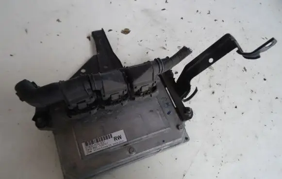 Volkswagen Golf IV Engine control unit/module 37820RZVE31