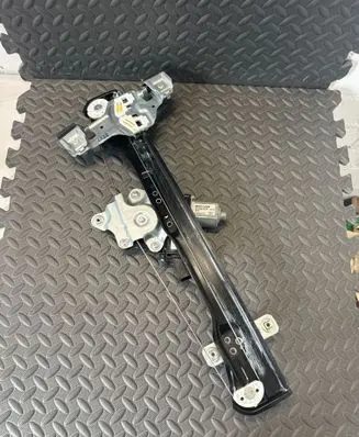 Opel Mokka X Rear window lifting mechanism without motor 98920SUV20 001100970792