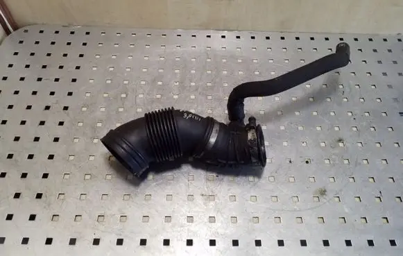 Audi A8 S8 D3 4E Air intake duct part 4E0145747D