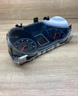Mitsubishi Lancer Evolution Speedometer (instrument cluster) 769166220 8100B126B