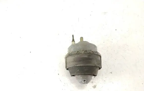 Volvo V70 Engine mount bracket 8624754