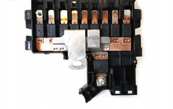 BMW 5 E60 E61 Fuse module 106887