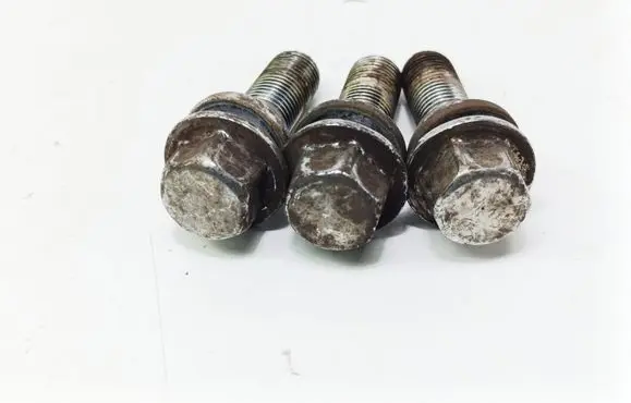 Volvo V60 Nuts/bolts 