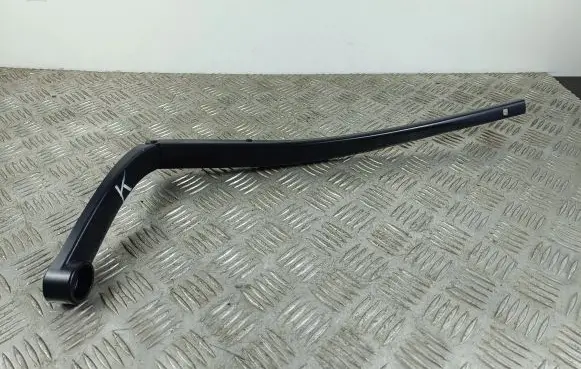 SsangYong Rexton Front wiper blade arm