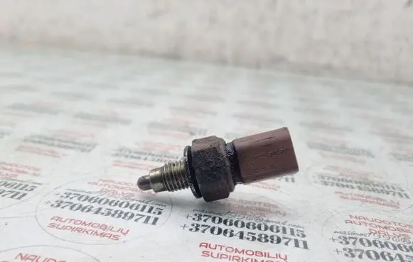 Volkswagen PASSAT B6 Reversing light switch sensor 02T945415D