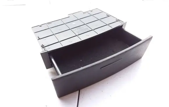 KIA Sorento Glove box 845703E000PH