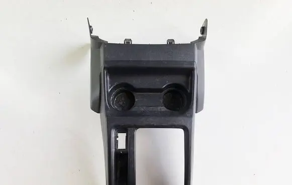 Isuzu D-Max Center console 