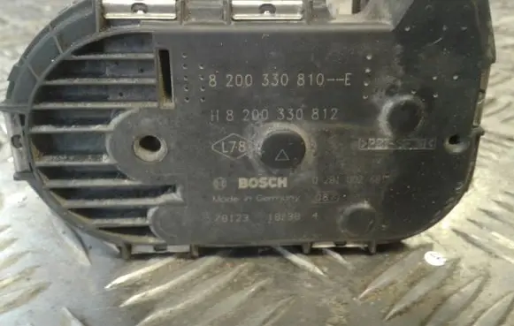 Renault Espace - Grand espace IV Throttle valve 8200330810 8200330812
