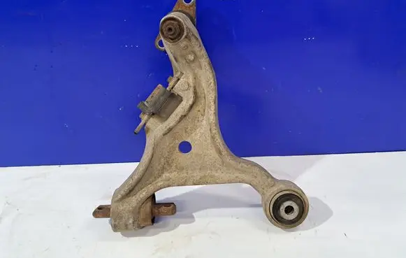 Volvo S60 Front lower control arm/wishbone 36051003