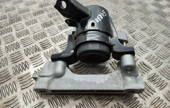Toyota RAV 4 (XA40) Engine mount bracket H3081717