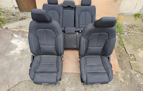 Volvo XC40 Seat set 