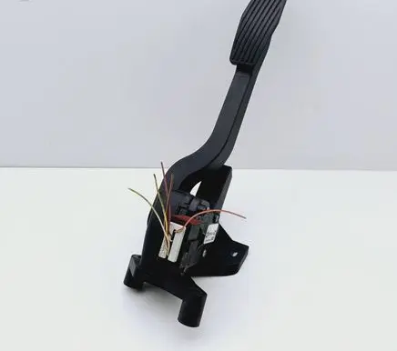 Dacia Logan I Accelerator throttle pedal 9129423
