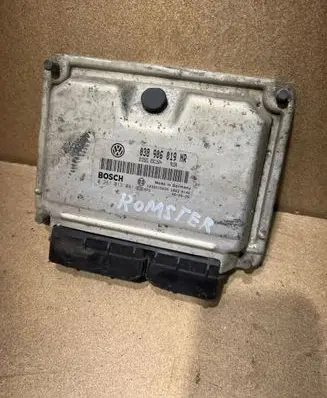 Skoda Roomster (5J) Engine control unit/module 038906019NR 0281013081