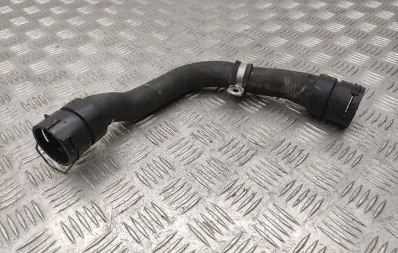 Mercedes-Benz CLA C117 X117 W117 Engine coolant pipe/hose