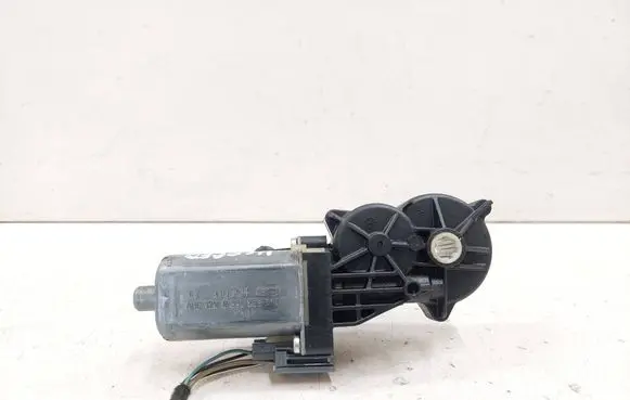 Mercedes-Benz ML W164 Seat adjustment motor 0390203210