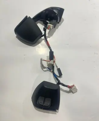 Steering wheel buttons/switches