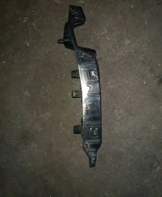 Renault Koleos II Fender mounting bracket 622207868R