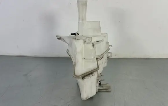 Hyundai i30 Windshield washer fluid reservoir/tank 98621G4000