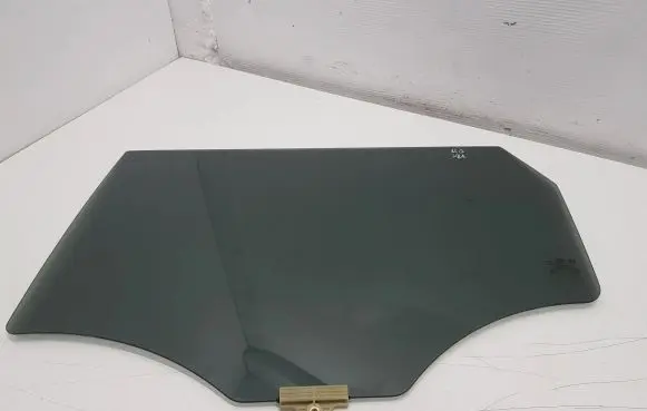 Rear door window glass