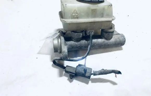 Master brake cylinder