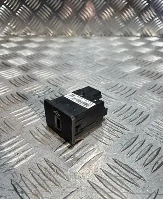 Ford Focus USB socket connector HS7T-14F014-AD
