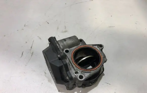 Volkswagen Golf V Throttle valve 03G128063A