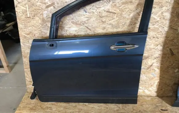 Honda FR-V Front door
