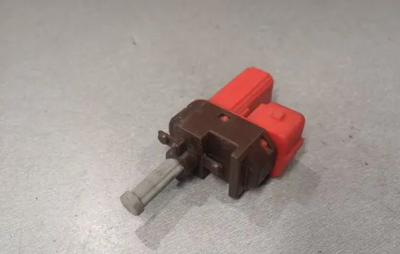Ford Mondeo Mk III Brake pedal sensor switch 96BB7C534AC