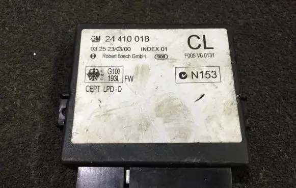 Opel Zafira A Comfort/convenience module 24410018 F005v0131