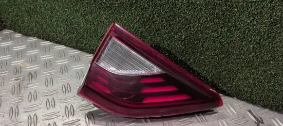 KIA Stonic Tailgate rear/tail lights E1334765