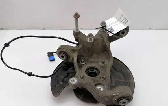 Rear wheel hub