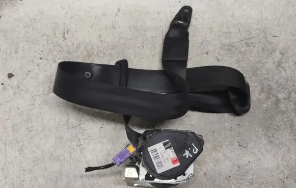 Audi A4 S4 B7 8E 8H Front seatbelt