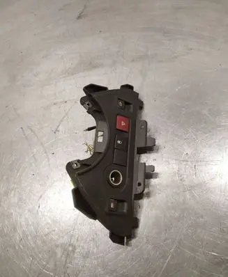 Peugeot Partner Electric window control switch 9680931977