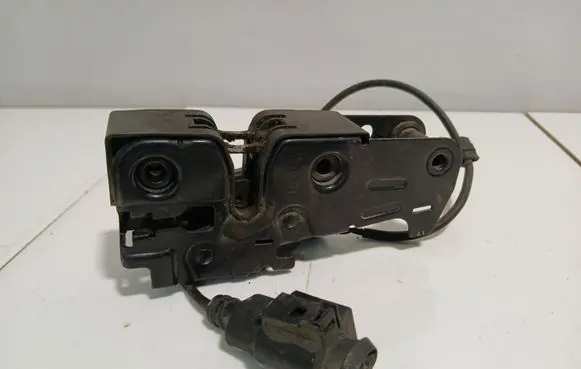 Audi A5 8T 8F Engine bonnet/hood lock/catch 8K0823509F