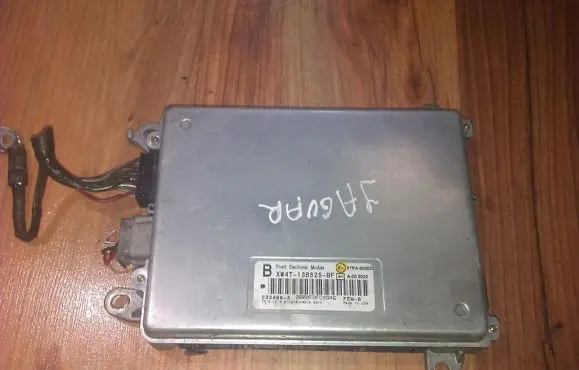 Jaguar S-Type Engine control unit/module xw4t13b525bf xw4t-13b525-bf