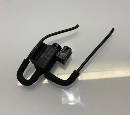 Mercedes-Benz E W211 Turbo solenoid valve 0025401897 06T236 72235500