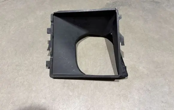 Porsche Macan (95B) Intercooler air channel guide 95B117336B