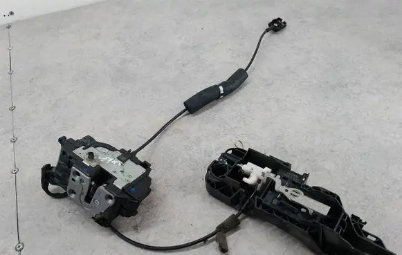 Renault Scenic III - Grand scenic III Rear door lock 