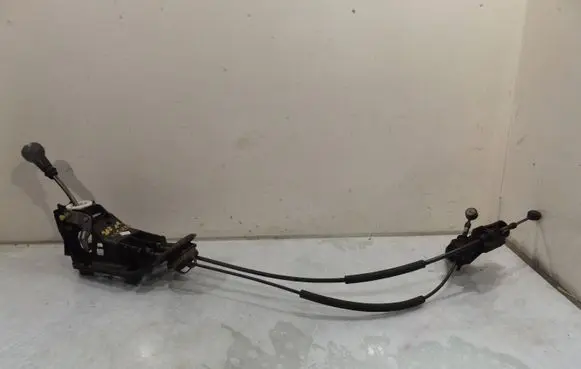 Peugeot 207 Gear selector/shifter in gearbox 