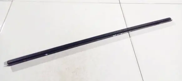Ford C-MAX I Front door glass trim molding 