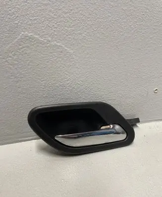 BMW 5 E39 Rear door interior handle 8226050 7032926