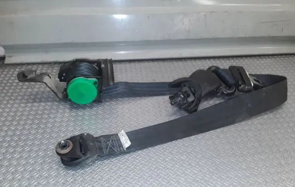 Chrysler Voyager Third row seat belt P04680221AD