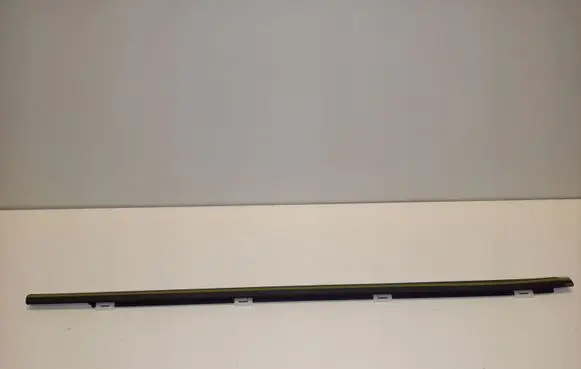 Hyundai Tucson TL Front door glass trim molding 82220D3011
