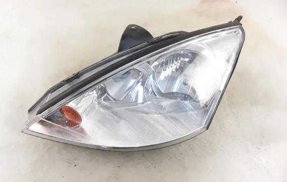 Ford Focus Headlight/headlamp