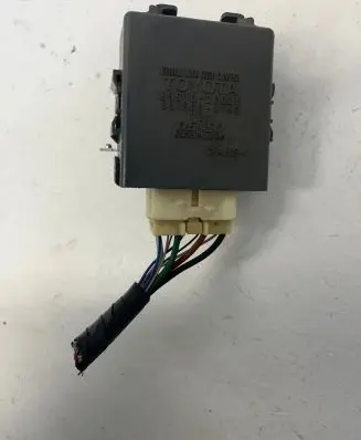 Toyota Avensis T270 Door control unit/module 8597020020 0515004140