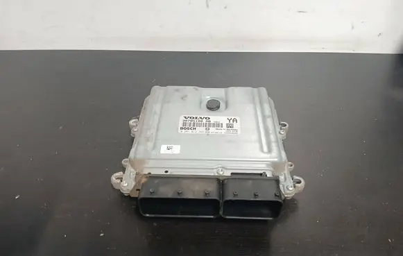 Volvo V70 Engine control unit/module 30785100AB 1039S18372 0281012765