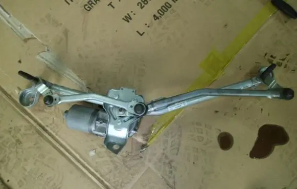 Mitsubishi Colt Rear window wiper mechanism 